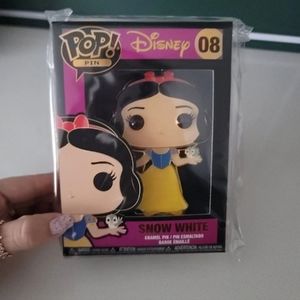 Snow White pop pin